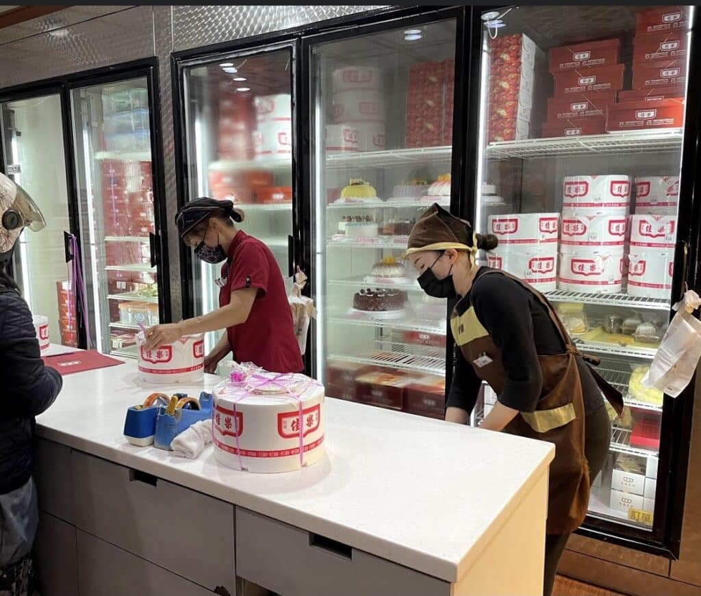 【桃園美食】佳樂波士頓蛋糕-內有2024價目表-桃園在地人推薦第一名甜點美食 - 4