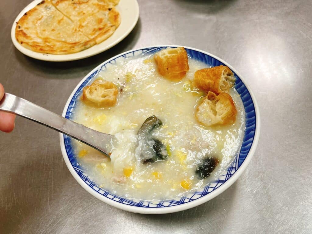 【新北中和美食】源珍味金門廣東粥內有2024菜單-無米樂入口即化之道地排隊美食金門廣東粥 - 8