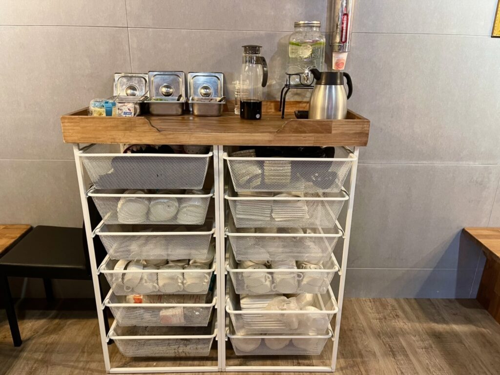 【台北大安美食】大毛屋涮涮鍋-內有2024最新菜單/免費招待寵物吃雞肉吃到飽/與毛小孩一起吃火鍋的寵物友善餐廳 - 23