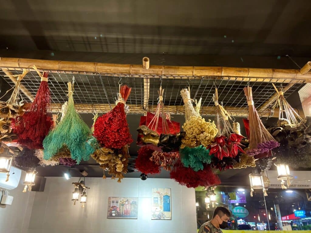 【台北大安美食】大毛屋涮涮鍋-內有2024最新菜單/免費招待寵物吃雞肉吃到飽/與毛小孩一起吃火鍋的寵物友善餐廳 - 36