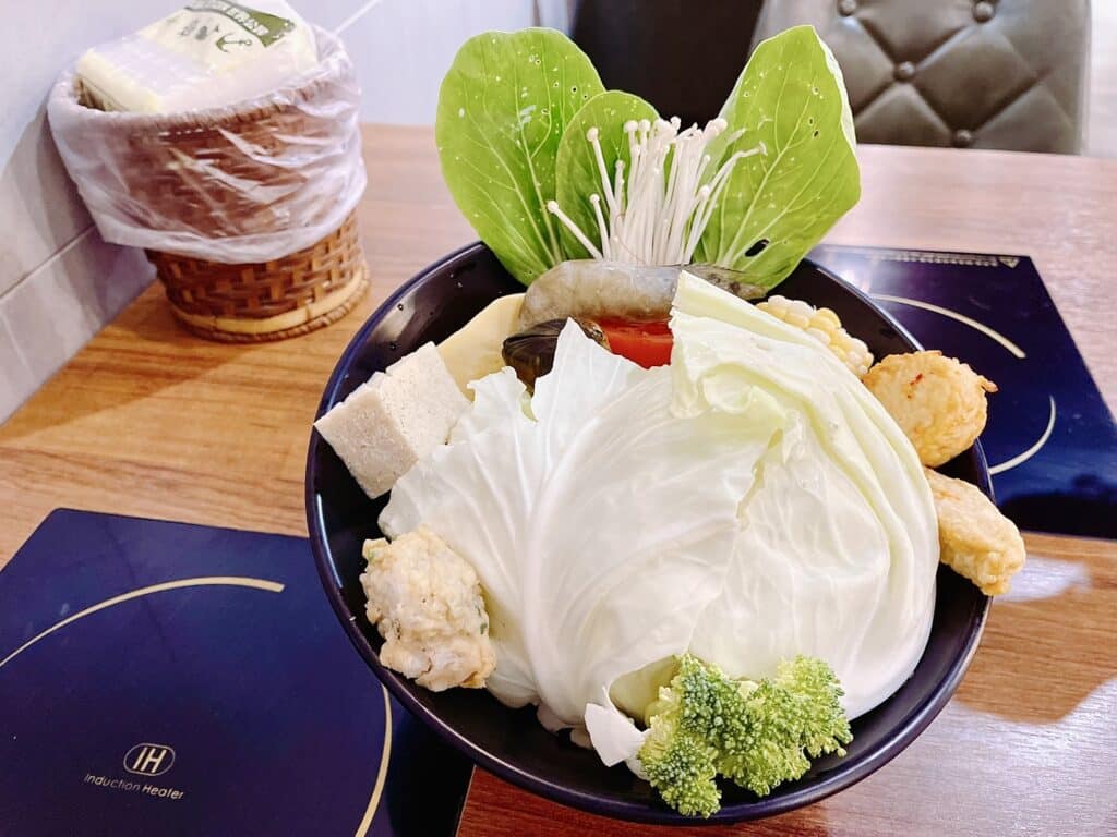 【台北大安美食】大毛屋涮涮鍋-內有2024最新菜單/免費招待寵物吃雞肉吃到飽/與毛小孩一起吃火鍋的寵物友善餐廳 - 14