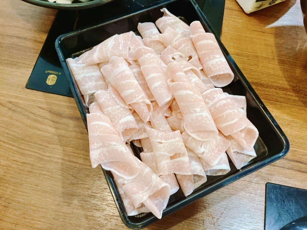 【台北大安美食】大毛屋涮涮鍋-內有2024最新菜單/免費招待寵物吃雞肉吃到飽/與毛小孩一起吃火鍋的寵物友善餐廳 - 13