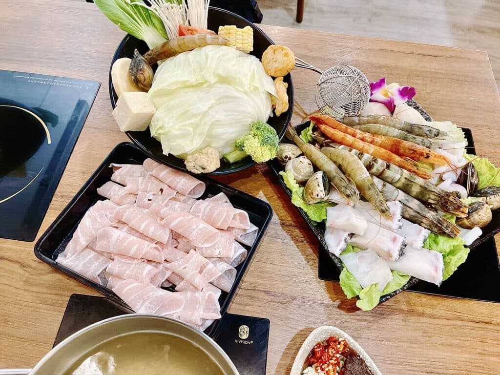 【台北大安美食】大毛屋涮涮鍋-內有2024最新菜單/免費招待寵物吃雞肉吃到飽/與毛小孩一起吃火鍋的寵物友善餐廳 - 11