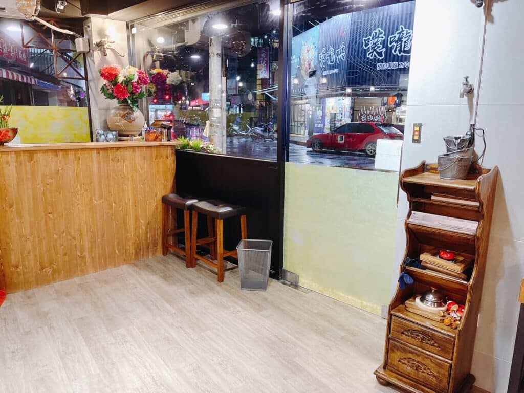 【台北大安美食】大毛屋涮涮鍋-內有2024最新菜單/免費招待寵物吃雞肉吃到飽/與毛小孩一起吃火鍋的寵物友善餐廳 - 39