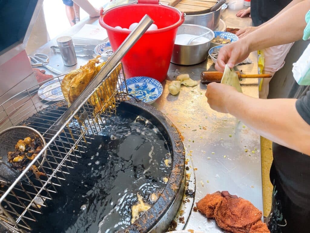 【台北美食】重慶豆漿炸蛋餅-內有2026最新菜單/日本人也推薦的大龍峒市場必吃老字號排隊美食 - 17