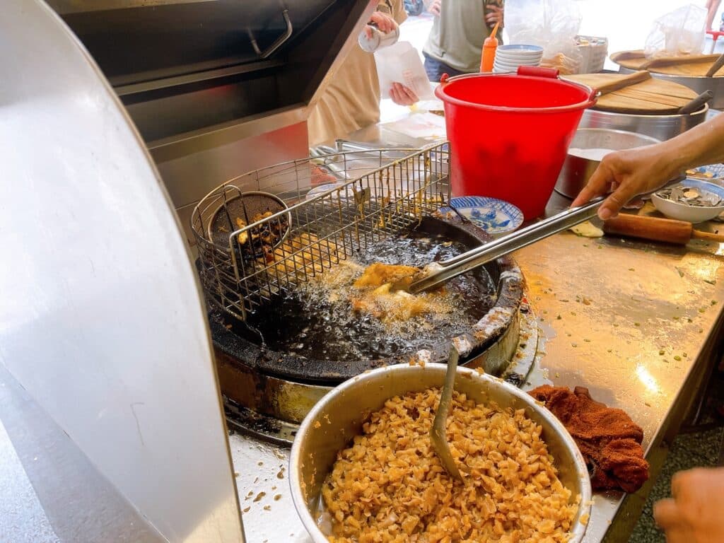 【台北美食】重慶豆漿炸蛋餅-內有2026最新菜單/日本人也推薦的大龍峒市場必吃老字號排隊美食 - 20