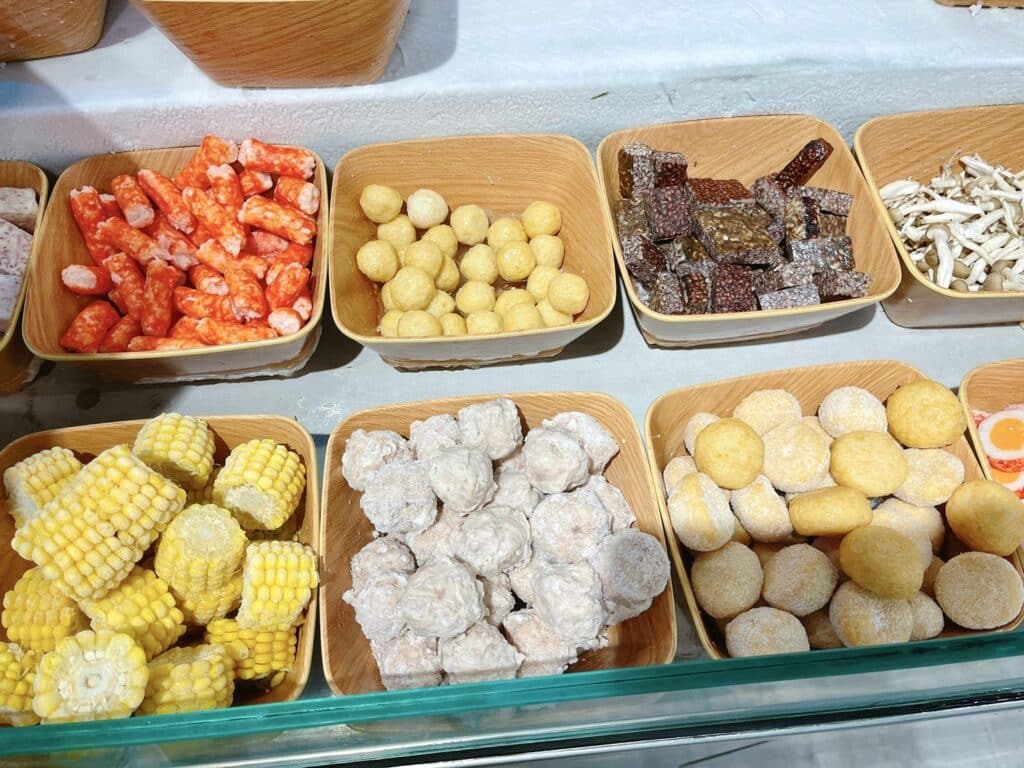 【蘆洲美食】柒柒石頭火鍋-內有2024最新菜單/329元無限享用鮮切肉品、季節鮮蔬、牛丼飯、飲料吧、冰淇淋 - 19