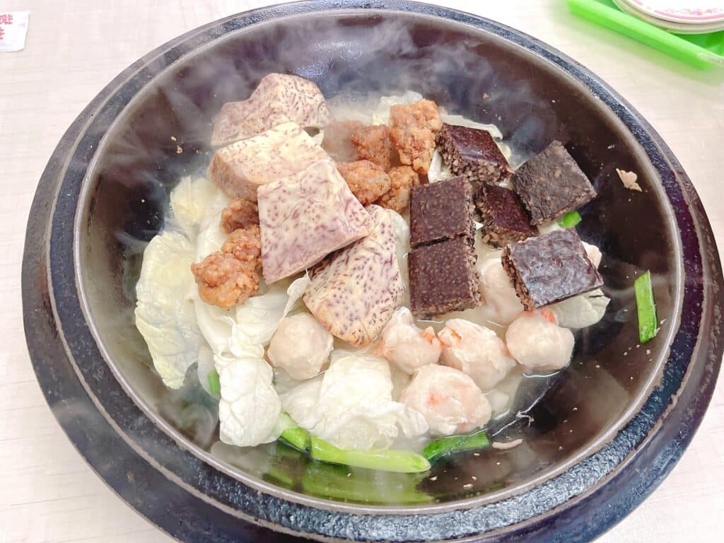 【松山美食】松山小紅莓石頭火鍋城-內有2026菜單/台北前三名的人氣石頭火鍋 - 30