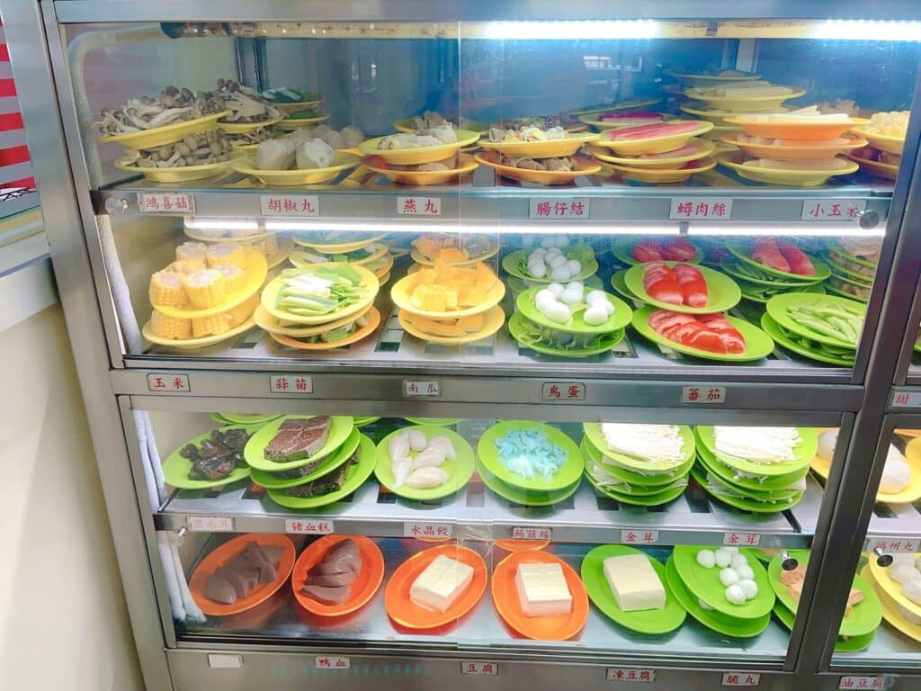 【松山美食】松山小紅莓石頭火鍋城-內有2026菜單/台北前三名的人氣石頭火鍋 - 10