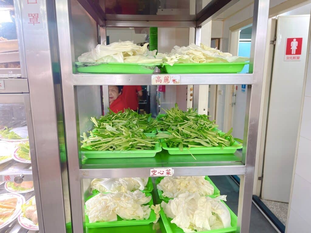 【松山美食】松山小紅莓石頭火鍋城-內有2026菜單/台北前三名的人氣石頭火鍋 - 21