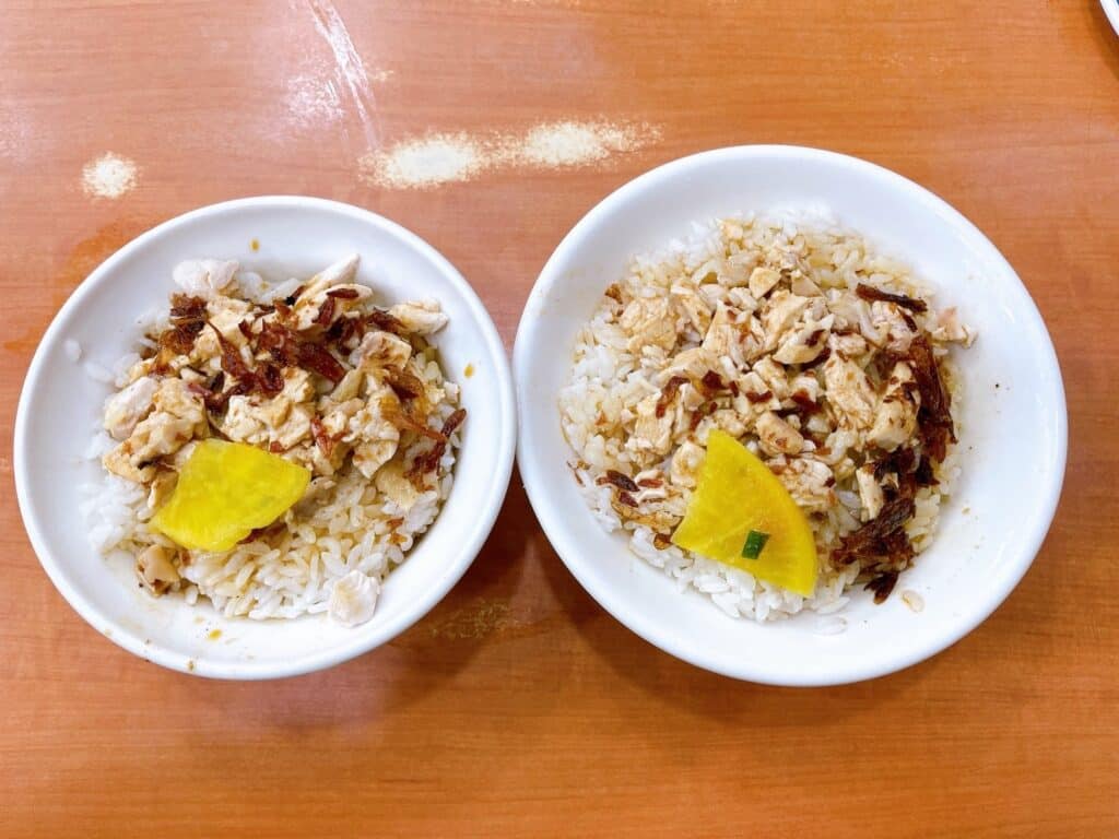 【嘉義美食】民主火雞肉飯-內有2024最新菜單/嘉義在地推薦的五大火雞肉飯之一/滿滿油蔥香火雞肉飯 - 15