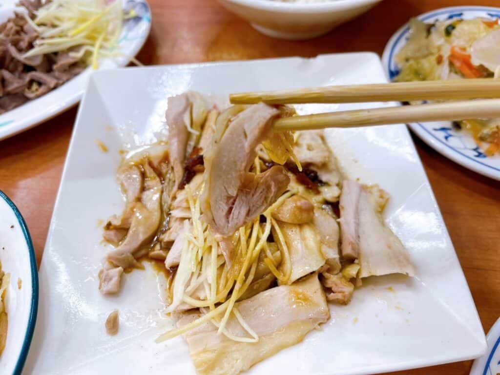 【嘉義美食】民主火雞肉飯-內有2024最新菜單/嘉義在地推薦的五大火雞肉飯之一/滿滿油蔥香火雞肉飯 - 17