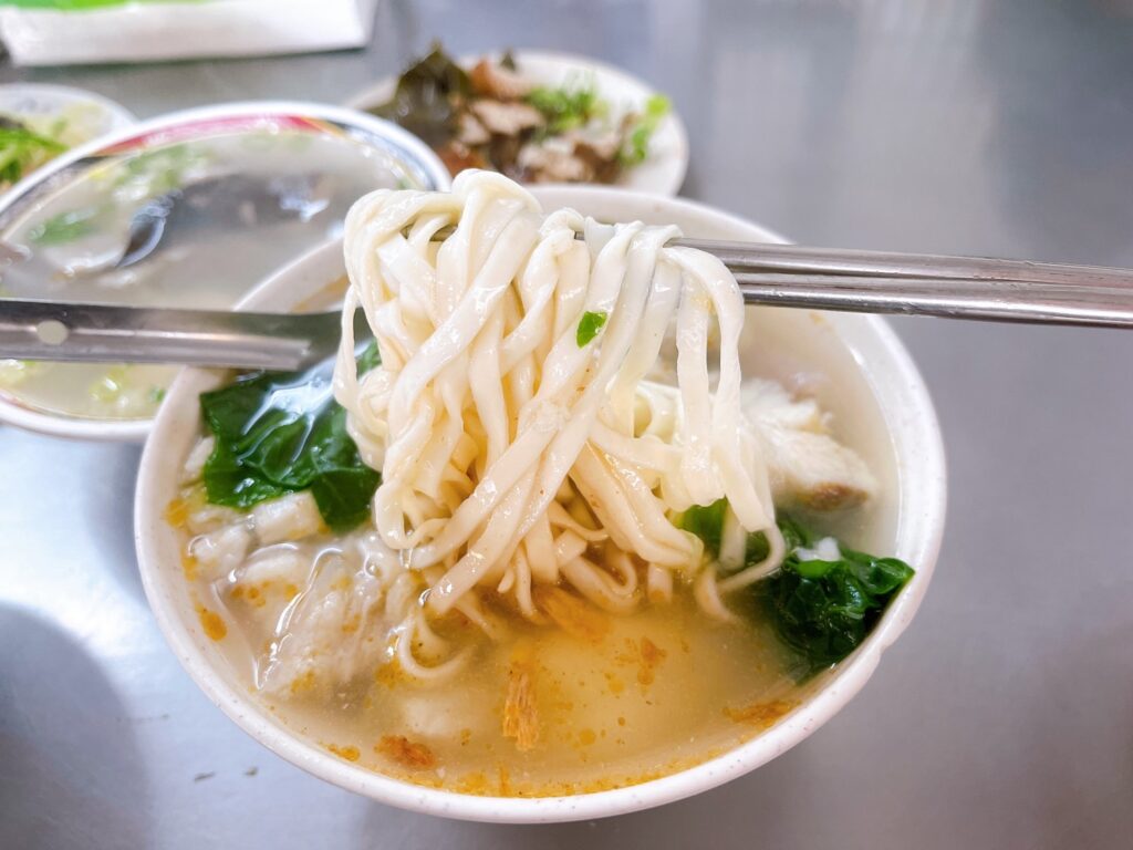 【台北信義美食】易家鯊魚麵-內有2024菜單/鯊魚入口即化在地獨特的美味 - 12