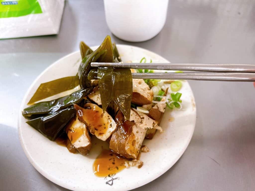 【台北信義美食】易家鯊魚麵-內有2024菜單/鯊魚入口即化在地獨特的美味 - 23