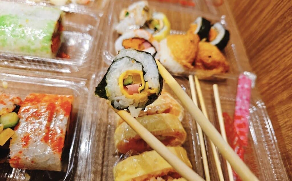 【桃園美食】老賊壽司-內有2026菜單/桃園人氣銅板美食/超過30種壽司任你挑 - 14