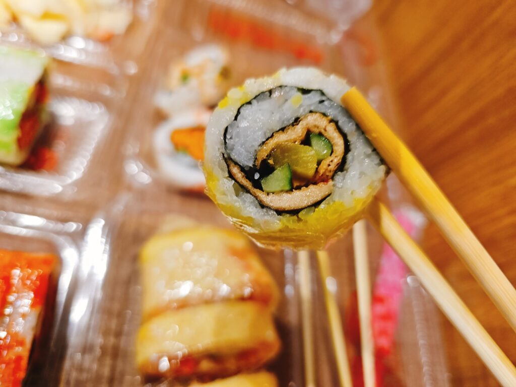 【桃園美食】老賊壽司-內有2026菜單/桃園人氣銅板美食/超過30種壽司任你挑 - 15