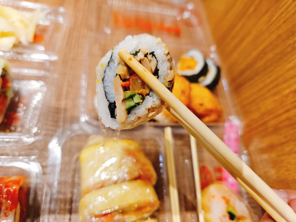 【桃園美食】老賊壽司-內有2026菜單/桃園人氣銅板美食/超過30種壽司任你挑 - 16