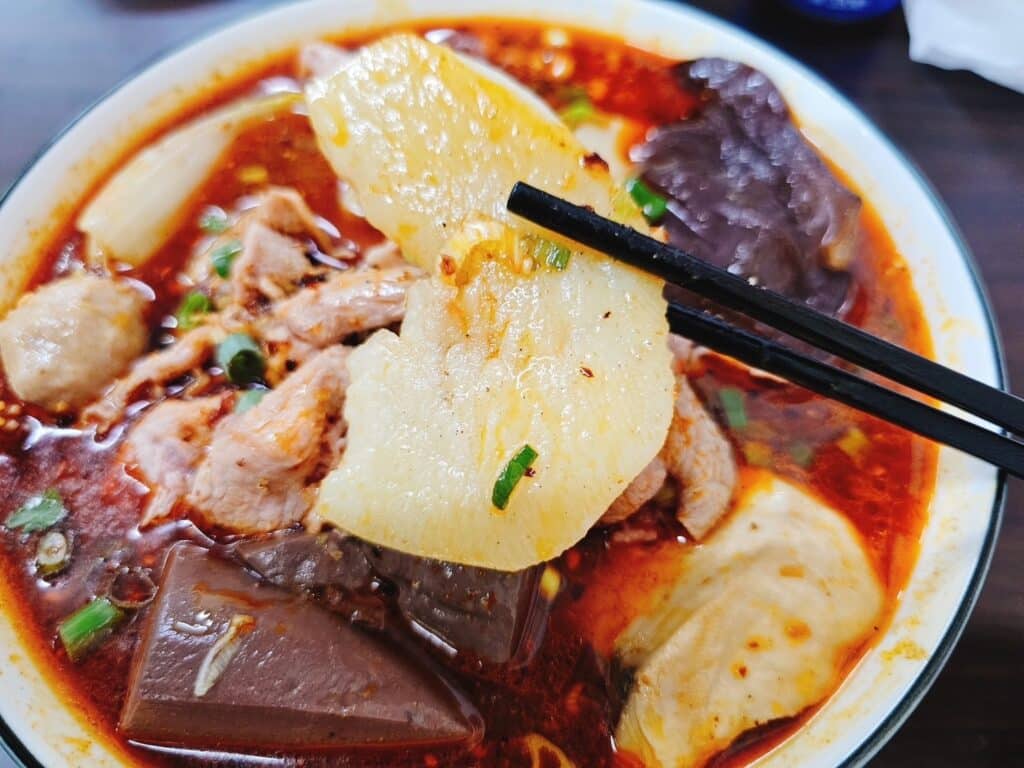 【新北美食】川蜀香吃坊(原民族路川蜀冒菜)-內有2026菜單/道地四川冒菜與酸辣粉 - 17