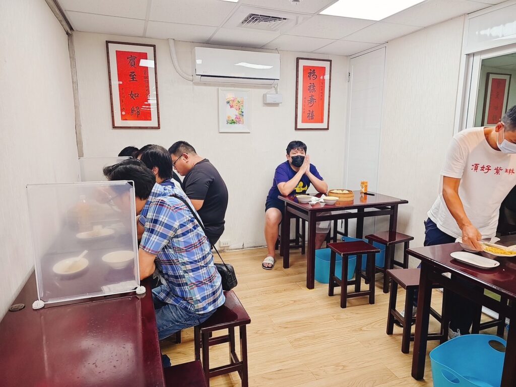 【台北美食】頂好紫琳蒸餃館-內有2024菜單/東區超人氣平價美食 - 28