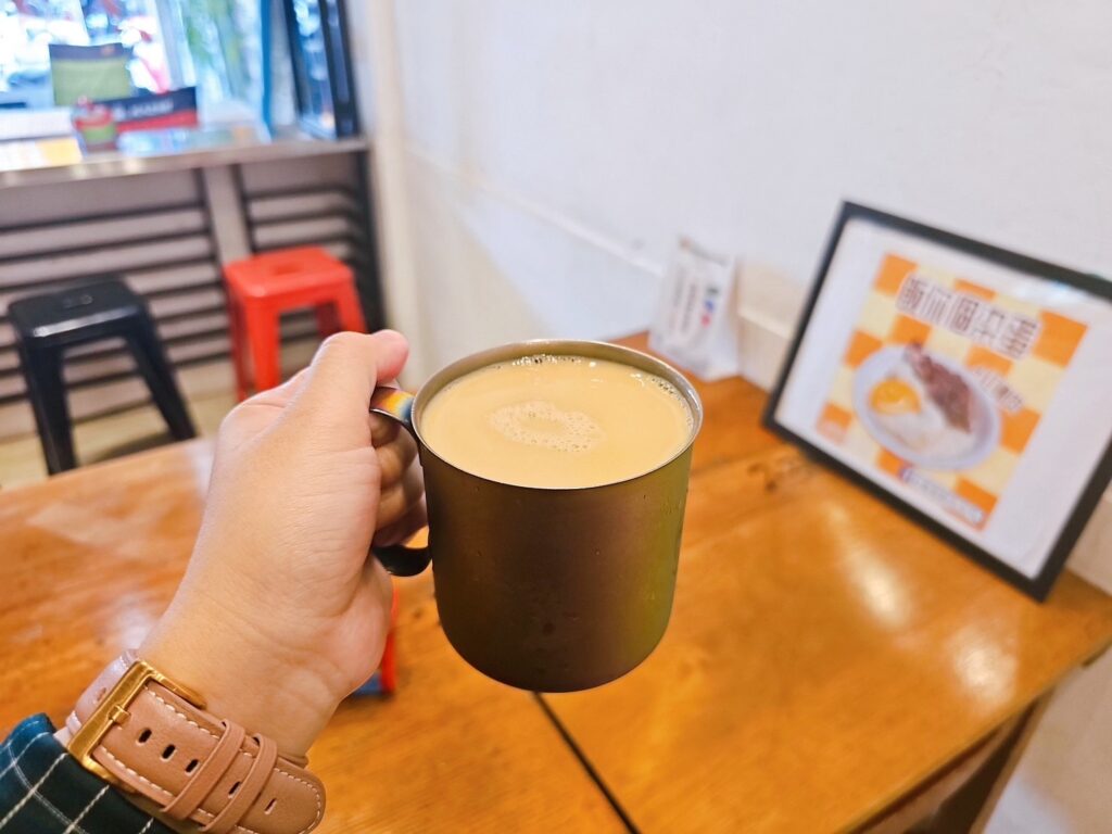 黑溜溜鮮奶茶
